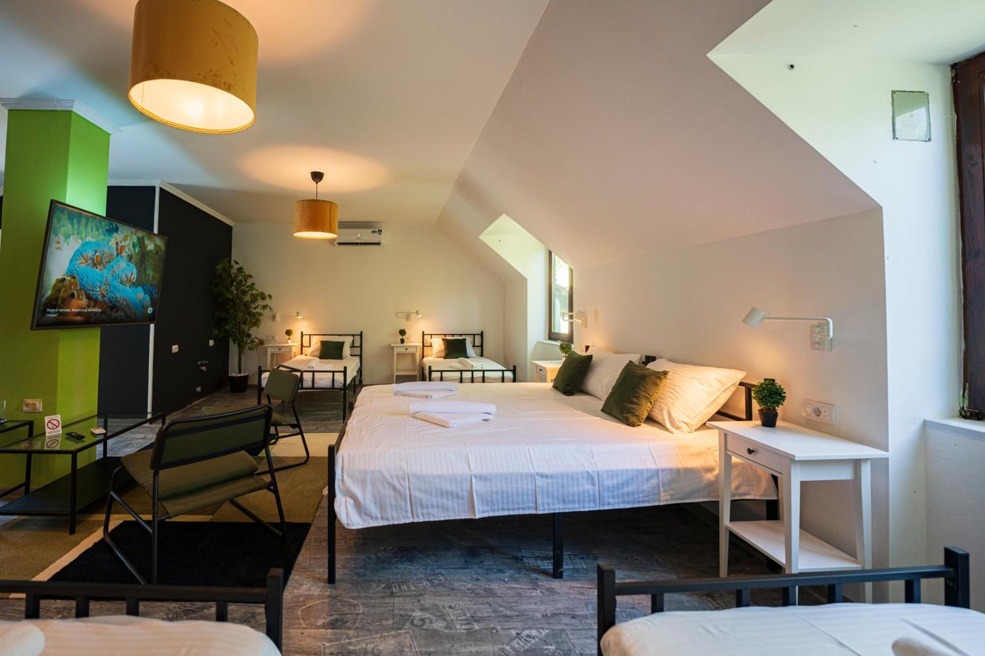 Cozy Nook B&B - Free Private Parking Novi Sad Buitenkant foto